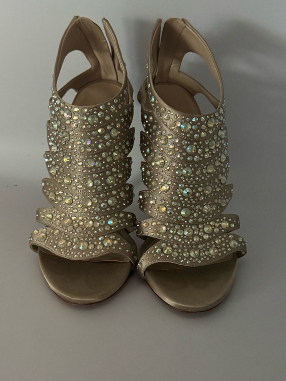 Gucci Swarovski Crystal-Embellished Gold Open-Toe Heels - Picture 8 of 8